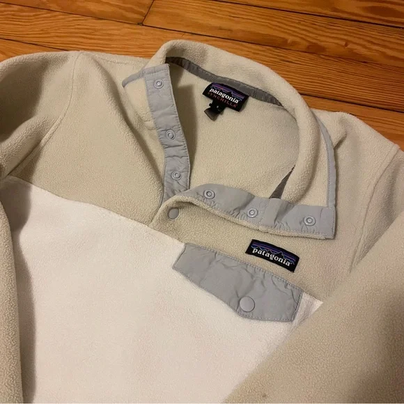 Patagonia Women’s Cream and Gray Sweater - Picture 2 of 6